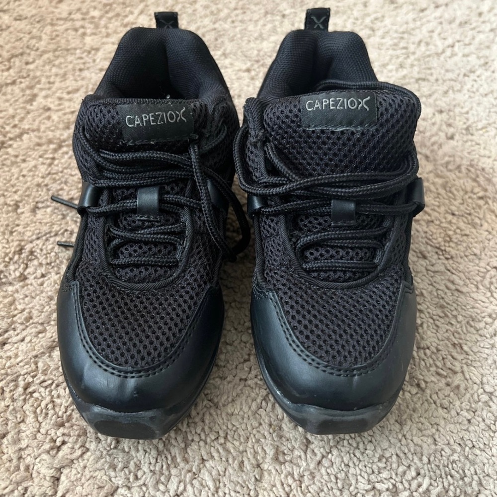 Capezio hip hop sneaker